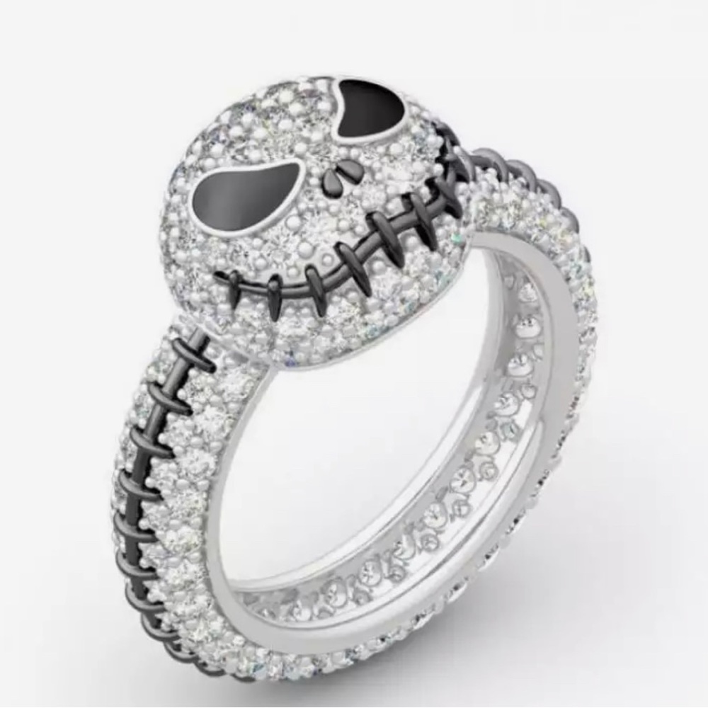 NIGHTMARE BEFORE CHRISTMAS PAVE ENCRUSTED SIZE 7 RING WITH BOX NEW !!